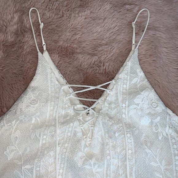 NWT ASTR The Label White Crochet Overlay Boho Lace-Up Dress Size: Large - Picture 10 of 12